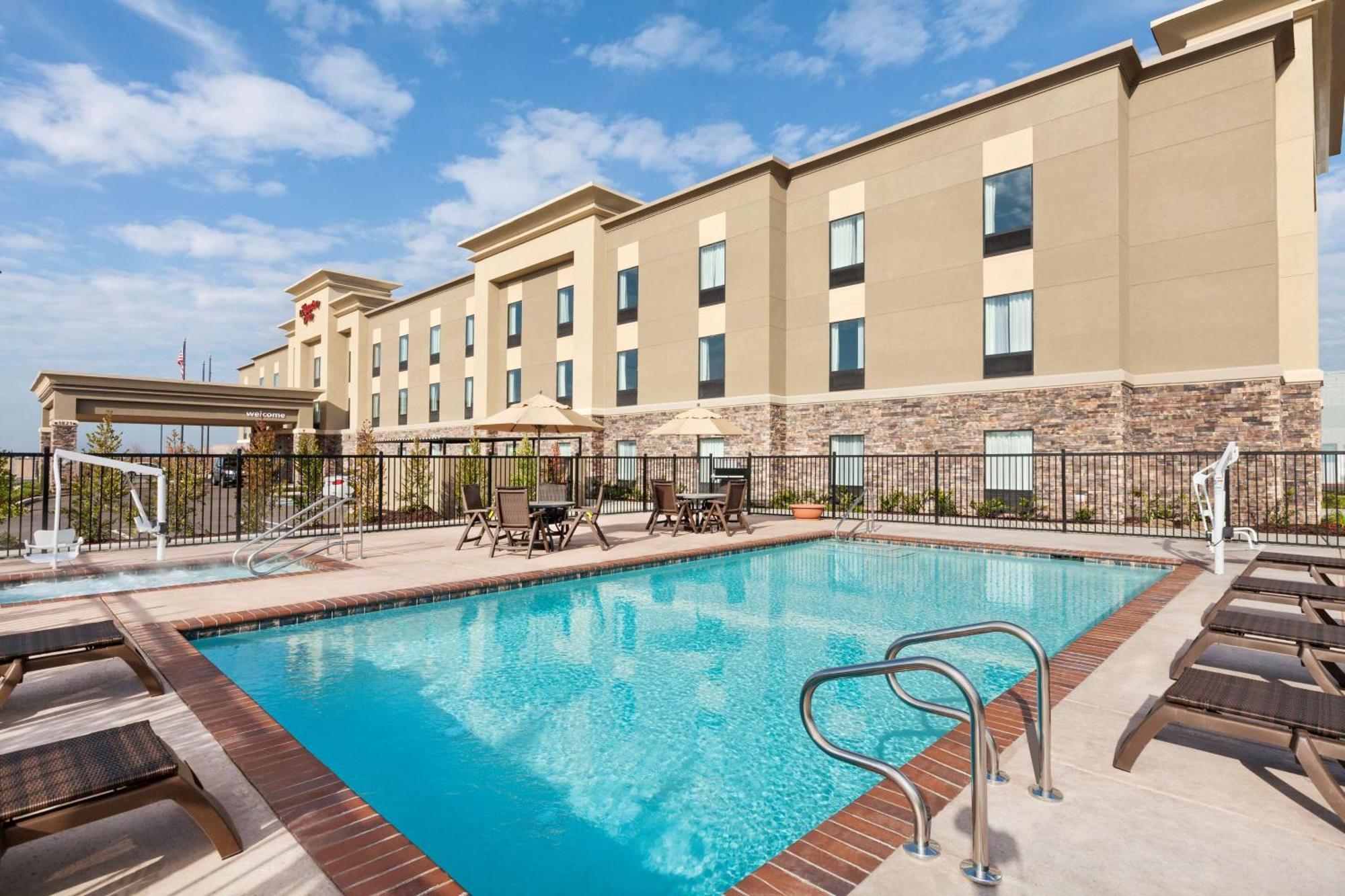 Hampton Inn By Hilton Turlock Exterior photo